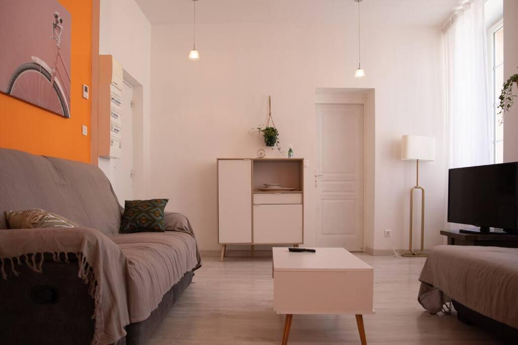 La Fontaine Neuve-Avallon-5 Personnes-1 Chambre-3 Lits-Parking-Wifi Exterior photo